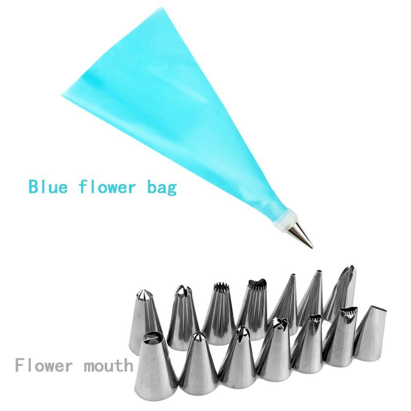 Piping bag and nozzle set in blue